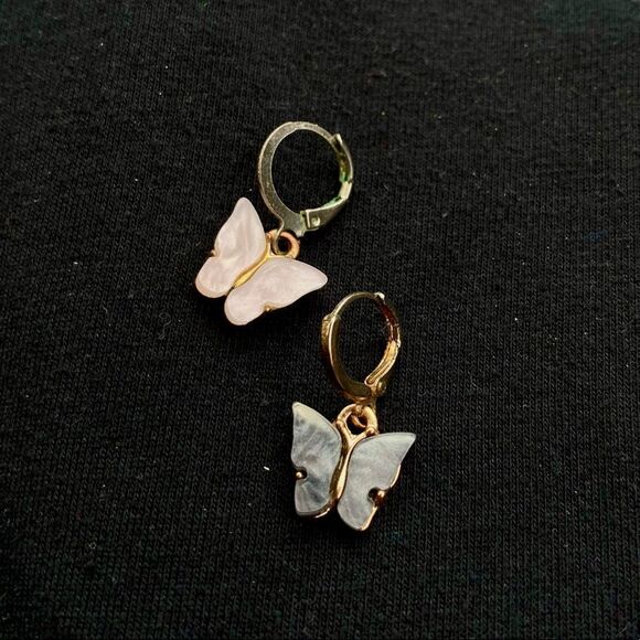 Brandy Melville Mismatched Set of Butterfly Earrings - Picture 1 of 4